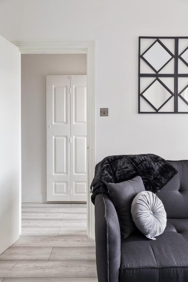 Beautifully Modern 2-Bed Apartment W/Garden London Luaran gambar